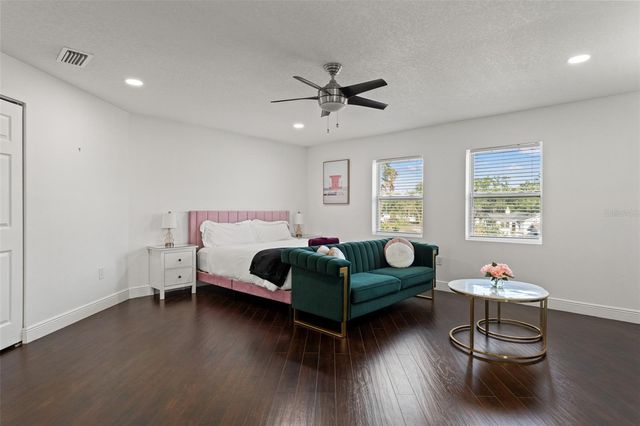 7911 N PACKWOOD AVENUE, Tampa, FL 33604