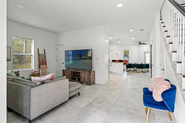 7911 N PACKWOOD AVENUE, Tampa, FL 33604