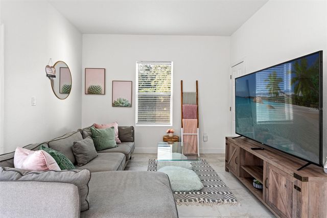 7911 N PACKWOOD AVENUE, Tampa, FL 33604