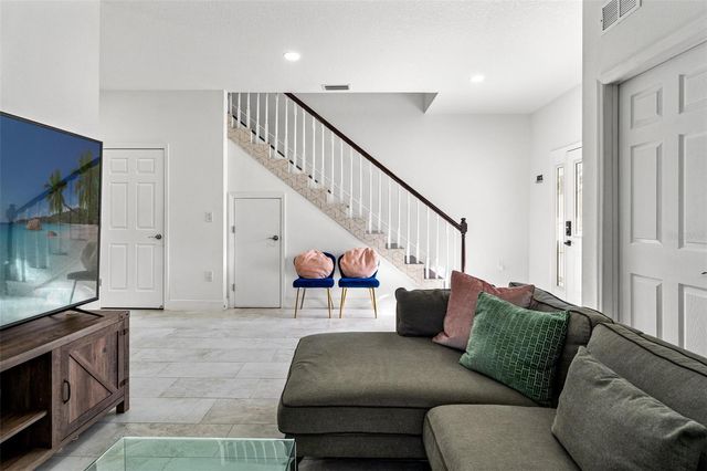 7911 N PACKWOOD AVENUE, Tampa, FL 33604