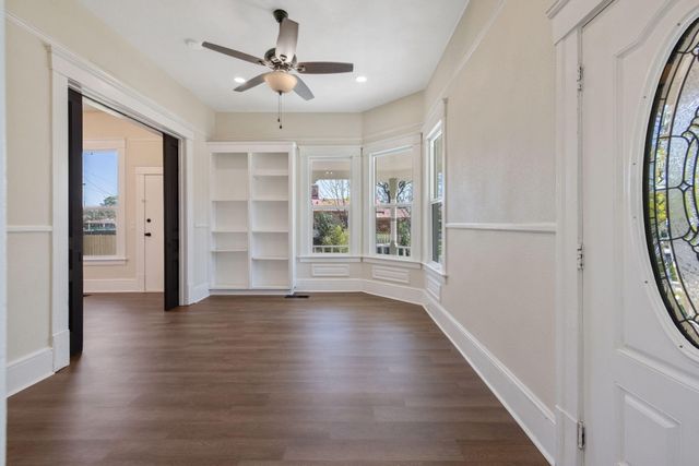 220 NW 1st Avenue, Visalia, CA 93291