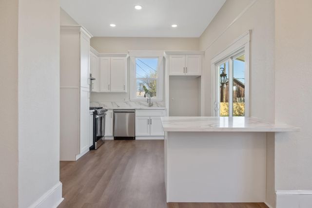 220 NW 1st Avenue, Visalia, CA 93291