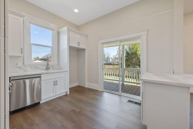 220 NW 1st Avenue, Visalia, CA 93291