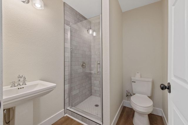 220 NW 1st Avenue, Visalia, CA 93291