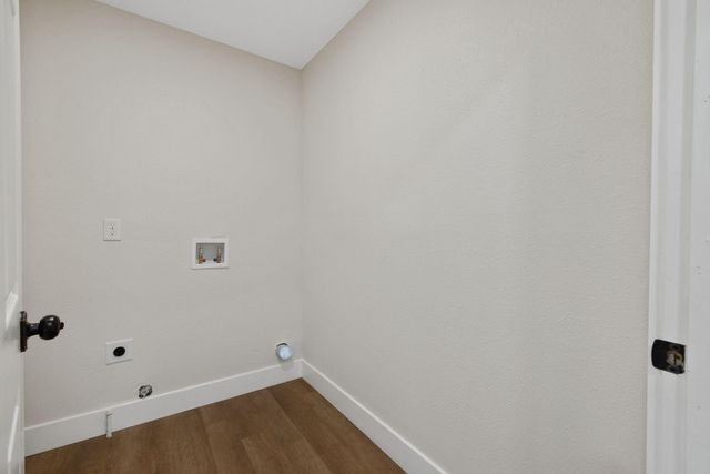 220 NW 1st Avenue, Visalia, CA 93291