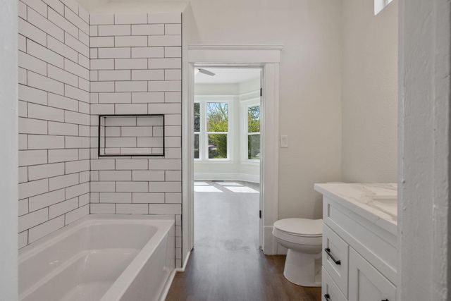 220 NW 1st Avenue, Visalia, CA 93291