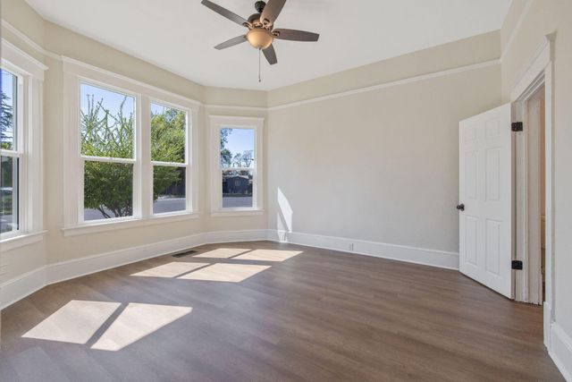 220 NW 1st Avenue, Visalia, CA 93291