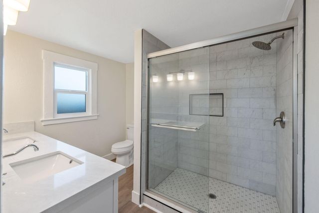 220 NW 1st Avenue, Visalia, CA 93291