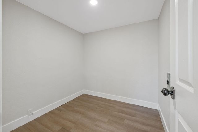 220 NW 1st Avenue, Visalia, CA 93291