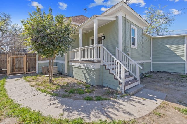 220 NW 1st Avenue, Visalia, CA 93291