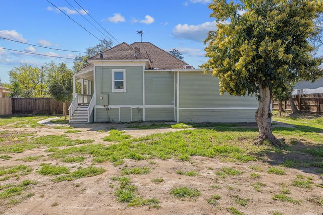 220 NW 1st Avenue, Visalia, CA 93291