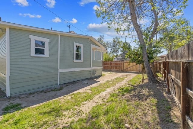 220 NW 1st Avenue, Visalia, CA 93291
