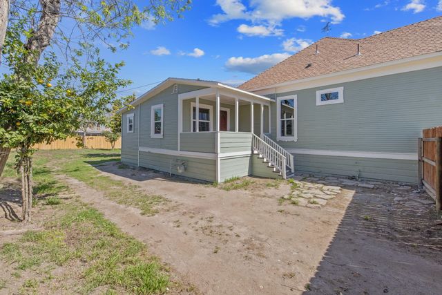 220 NW 1st Avenue, Visalia, CA 93291