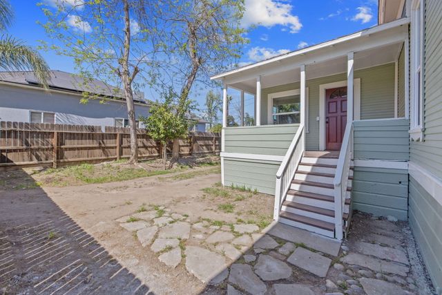 220 NW 1st Avenue, Visalia, CA 93291