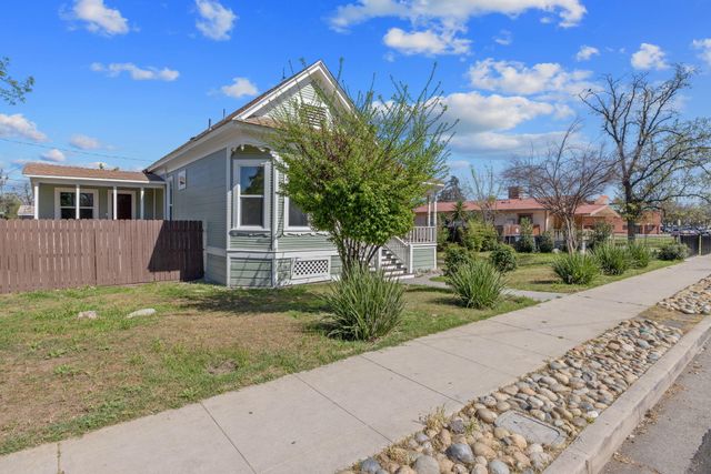 220 NW 1st Avenue, Visalia, CA 93291