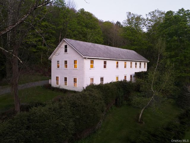 2182 Old Route 17, Roscoe, NY 12776