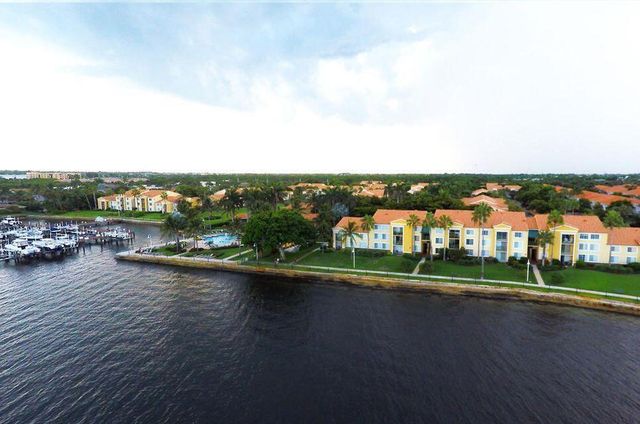 140 Yacht Club Way 206, Hypoluxo, FL 33462