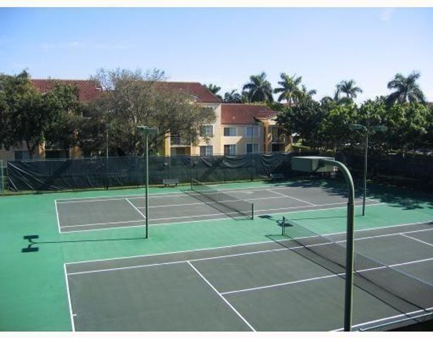 140 Yacht Club Way 206, Hypoluxo, FL 33462