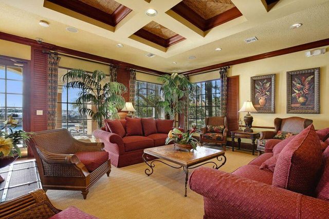 140 Yacht Club Way 206, Hypoluxo, FL 33462
