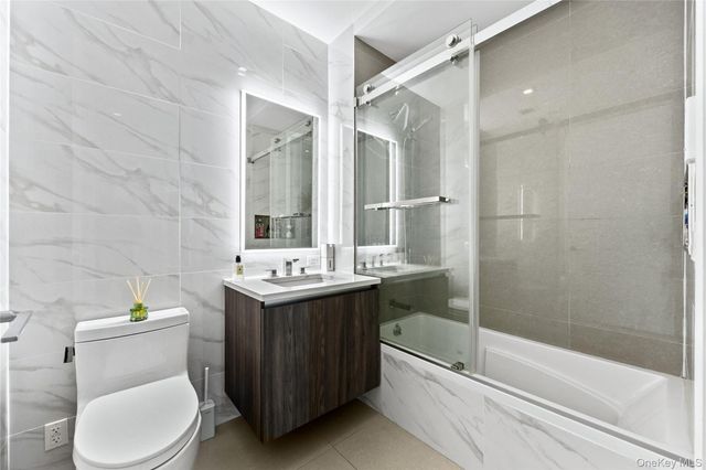 33-66 Farrington Street 13F, Flushing, NY 11354