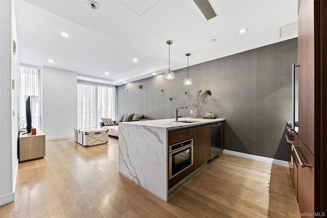 33-66 Farrington Street 13F, Flushing, NY 11354