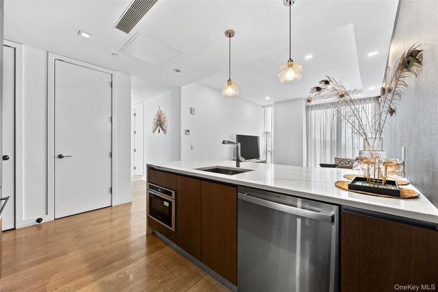 33-66 Farrington Street 13F, Flushing, NY 11354