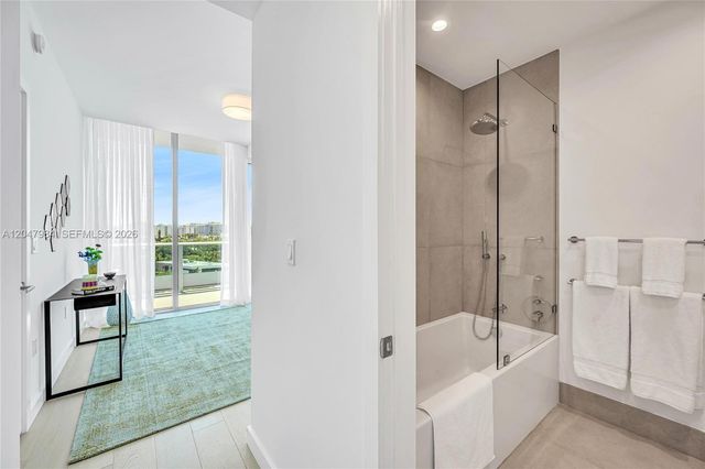 9201 E Bay Harbor Drive PH 809, Bay Harbor Islands, FL 33154