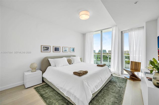 9201 E Bay Harbor Drive PH 809, Bay Harbor Islands, FL 33154