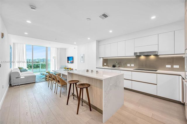 9201 E Bay Harbor Drive PH 809, Bay Harbor Islands, FL 33154