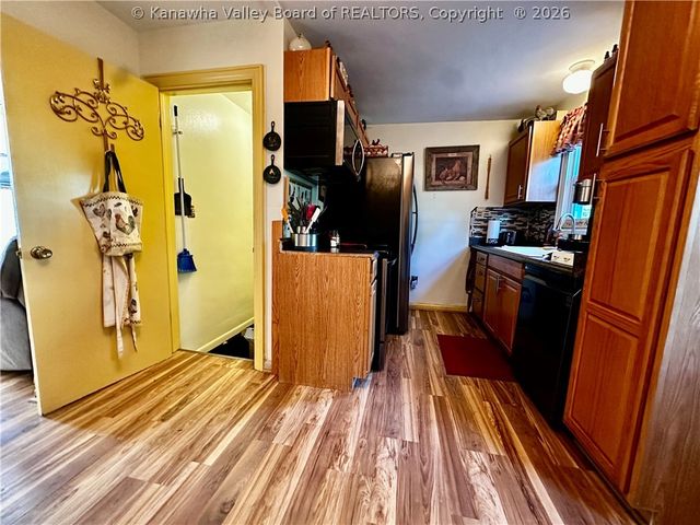122 Pine Street, Dunbar, WV 25064