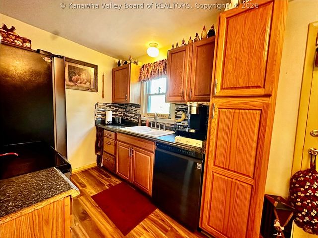 122 Pine Street, Dunbar, WV 25064