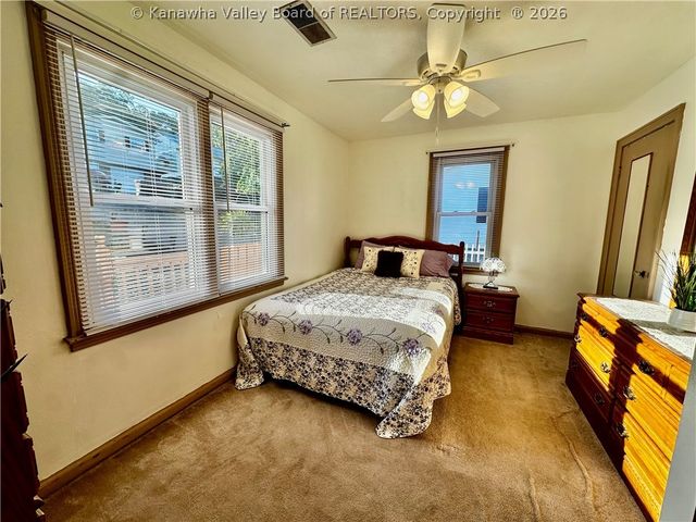 122 Pine Street, Dunbar, WV 25064