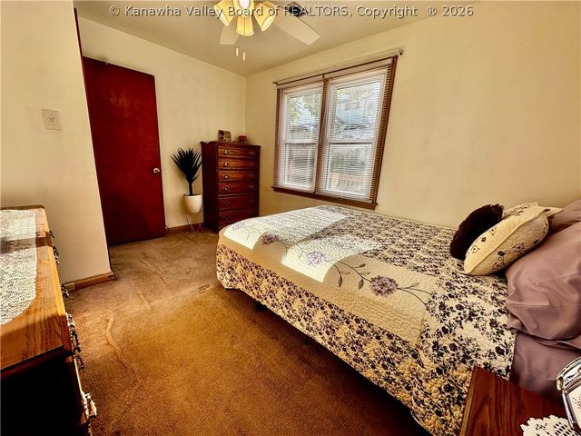 122 Pine Street, Dunbar, WV 25064