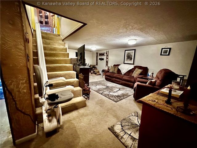 122 Pine Street, Dunbar, WV 25064