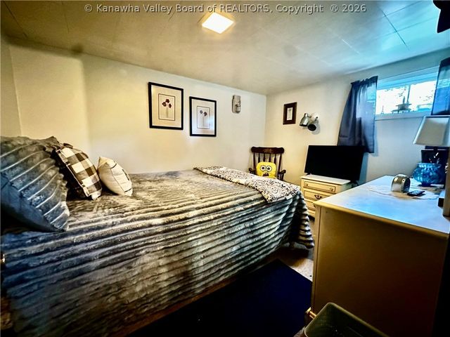 122 Pine Street, Dunbar, WV 25064