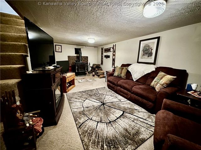122 Pine Street, Dunbar, WV 25064