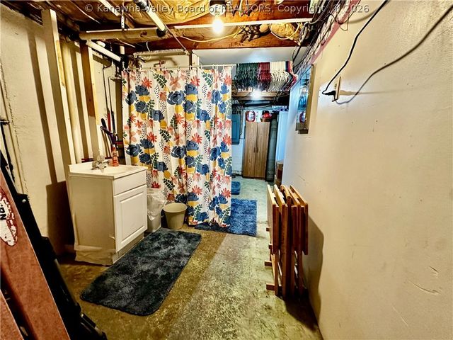 122 Pine Street, Dunbar, WV 25064