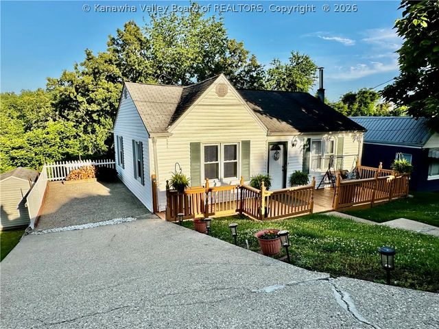 122 Pine Street, Dunbar, WV 25064