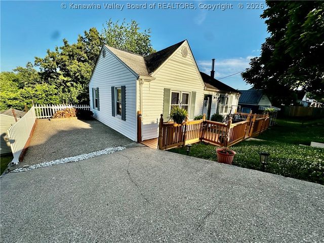 122 Pine Street, Dunbar, WV 25064