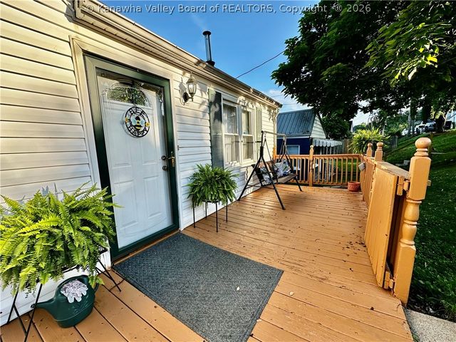 122 Pine Street, Dunbar, WV 25064