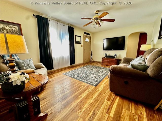 122 Pine Street, Dunbar, WV 25064