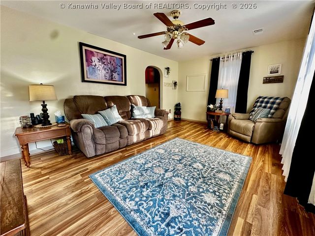 122 Pine Street, Dunbar, WV 25064