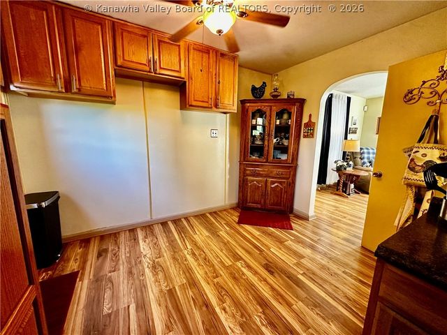 122 Pine Street, Dunbar, WV 25064