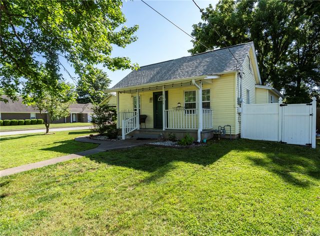 2008 S Washington Street, Siloam Springs, AR 72761