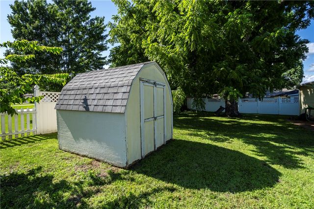 2008 S Washington Street, Siloam Springs, AR 72761