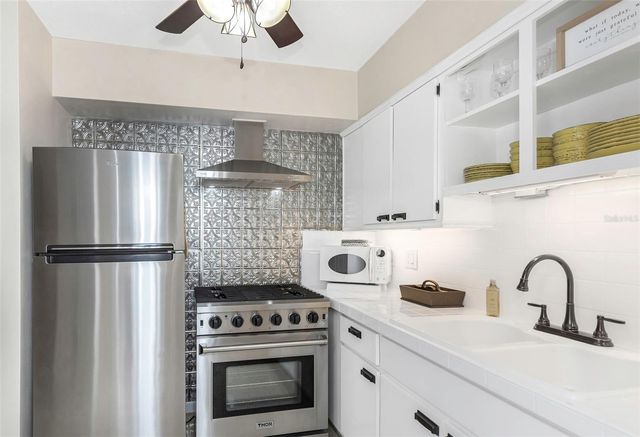 116 READ STREET, Tarpon Springs, FL 34689