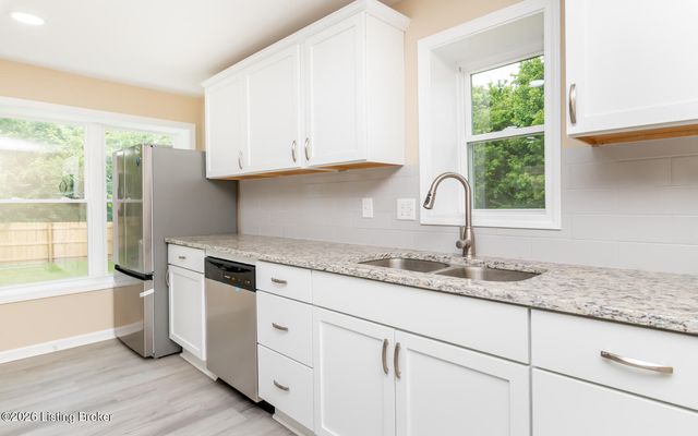 4506 Greenwood Ave, Louisville, KY 40211