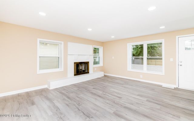 4506 Greenwood Ave, Louisville, KY 40211