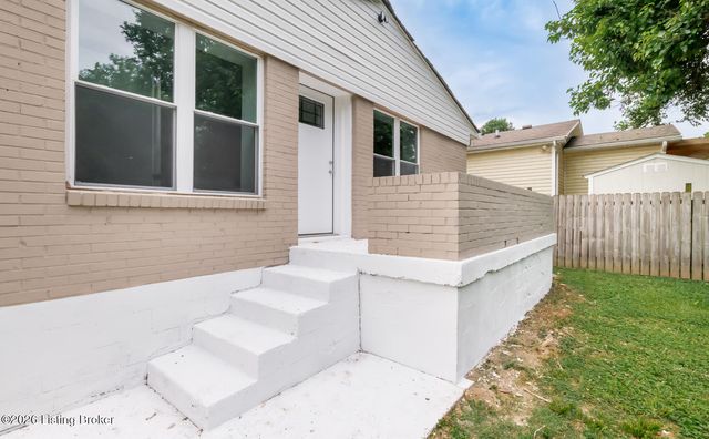 4506 Greenwood Ave, Louisville, KY 40211