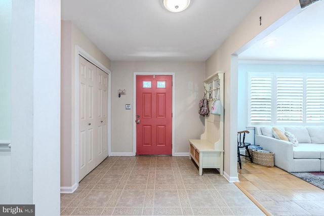 9122 STEVEN IRVING CT, Springfield, VA 22153